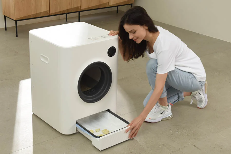 self cleaning litter box for large cats