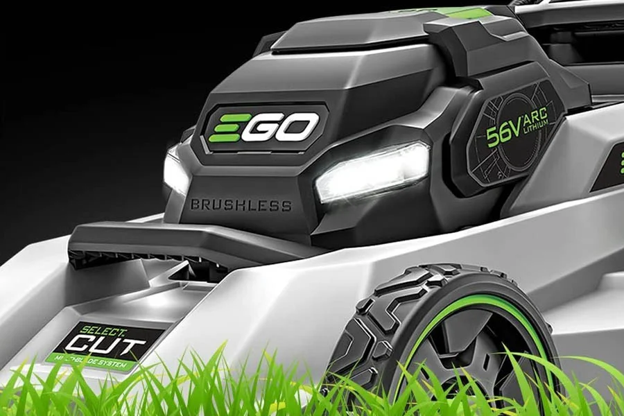 battery self propelled lawn mower